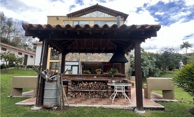 Finca independiente en La Ceja (cm)