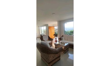 Se vende casa campestre de 1500 M2 en 890 mill con piscina en La Mesa
