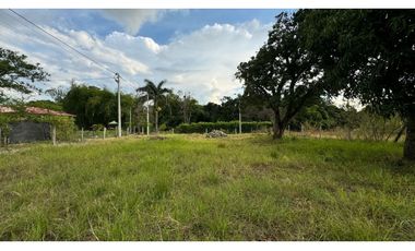 Lote esquinero en parcelación en venta Tienda Nueva Palmira Valle