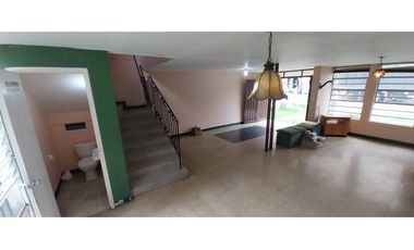 CASA EN ALQUILER SANTA GEMA LAURELES MEDELLIN AVENIDA 80 CON 33