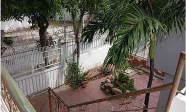 Amplio Hostal en Santa Marta.