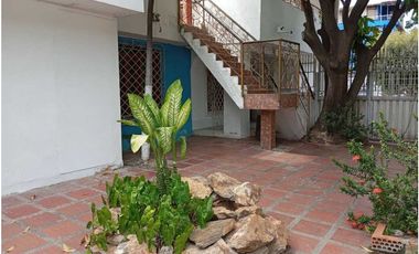 Amplio Hostal en Santa Marta.
