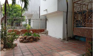 Amplio Hostal en Santa Marta.