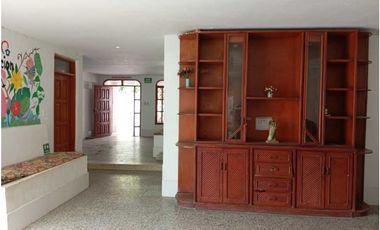 Amplio Hostal en Santa Marta.