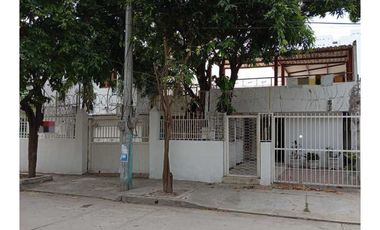 Amplio Hostal en Santa Marta.