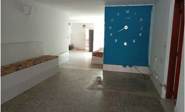Amplio Hostal en Santa Marta.