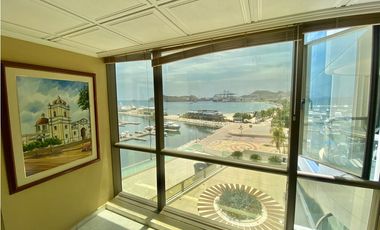 SE VENDE OFICINA CON VISTA AL MORRO Y PUERTO DE SANTA MARTA