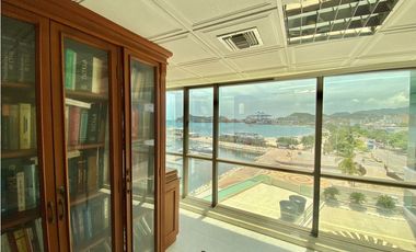 SE VENDE OFICINA CON VISTA AL MORRO Y PUERTO DE SANTA MARTA