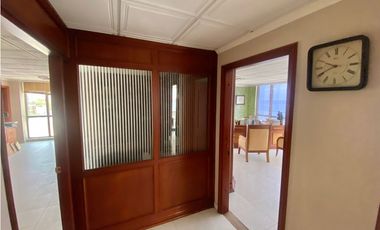 SE VENDE OFICINA CON VISTA AL MORRO Y PUERTO DE SANTA MARTA
