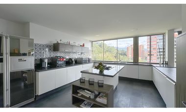 Apartamento en El Poblado Sector Cola del Zorro