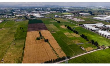 SE VENDE LOTE INDUSTRIAL 87.990 M2 SIBERIA