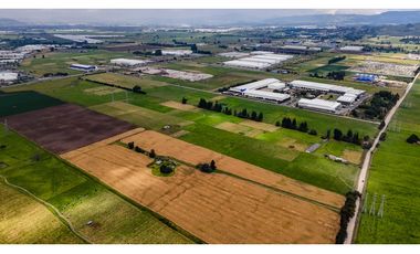 SE VENDE LOTE INDUSTRIAL 87.990 M2 SIBERIA