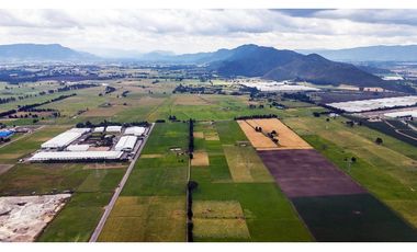 SE VENDE LOTE INDUSTRIAL 87.990 M2 SIBERIA