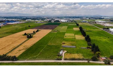 SE VENDE LOTE INDUSTRIAL 87.990 M2 SIBERIA