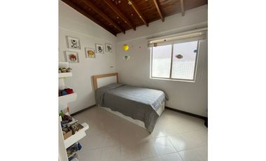 Vende Casa en unidad cerrada en San julian -poblado