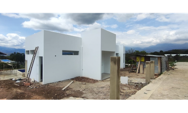 Casas campestres sobre planos de 1000 M2 en 720 mill en La Mesa Cund