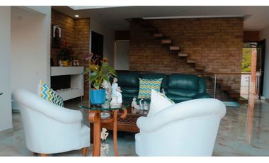CASA EN VENTA SECTOR EL ESCOBERO - ENVIGADO