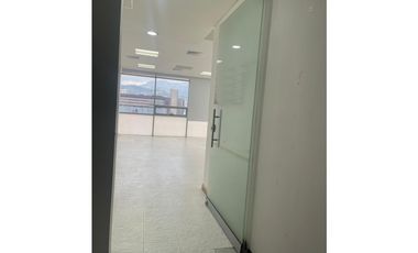 Vende Oficina  Piso alto linda vista cerca Mayorca-Envigado