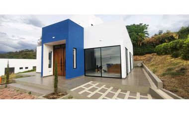 Casas campestres en La Mesa Cund, 1250 M2 en 890 millones.