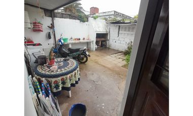 CASA + 2 DEPTOS + DEPOSITO - BARRIO SOL Y LAGO - VILLA CARLOS PAZ