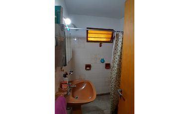 CASA + 2 DEPTOS + DEPOSITO - BARRIO SOL Y LAGO - VILLA CARLOS PAZ