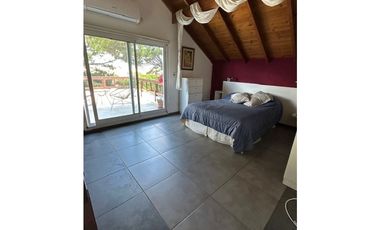 VENTA CASA DE 3 AMB. PARQUE. GAS NATURAL. SIERRA DE LOS PADRES.