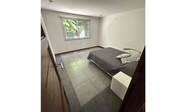 VENTA CASA DE 3 AMB. PARQUE. GAS NATURAL. SIERRA DE LOS PADRES.