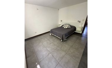 VENTA CASA DE 3 AMB. PARQUE. GAS NATURAL. SIERRA DE LOS PADRES.