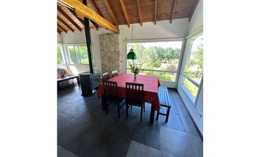 VENTA CASA DE 3 AMB. PARQUE. GAS NATURAL. SIERRA DE LOS PADRES.