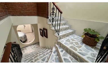 Casa de dos pisos en venta Barrio Las Mercedes Palmira Valle Colombia