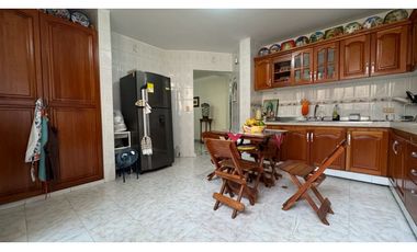 Casa de dos pisos en venta Barrio Las Mercedes Palmira Valle Colombia