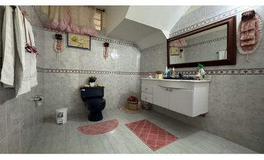 Casa de dos pisos en venta Barrio Las Mercedes Palmira Valle Colombia