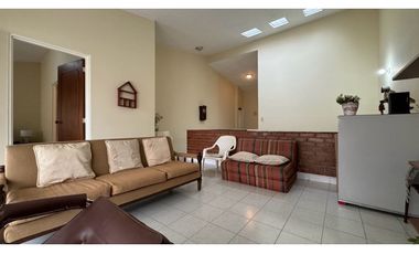 Casa de dos pisos en venta Barrio Las Mercedes Palmira Valle Colombia