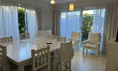 DEPARTAMENTO TRIPLEX ALQUILER temporada con jardín privado y parrilla!
