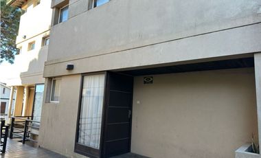 DEPARTAMENTO TRIPLEX ALQUILER temporada con jardín privado y parrilla!