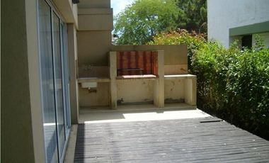 Hermoso Triplex de tres plantas con jardín privado y parrilla!
