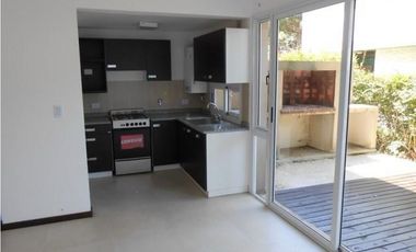 Hermoso Triplex de tres plantas con jardín privado y parrilla!