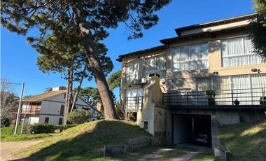 DEPARTAMENTO TRIPLEX ALQUILER temporada con jardín privado y parrilla!