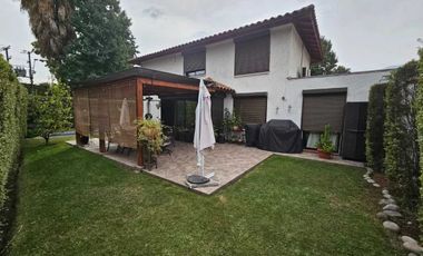 Casa en venta en LA REINA