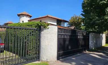 Casa en venta en LA REINA
