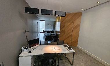 Oficina en torre corporativa
