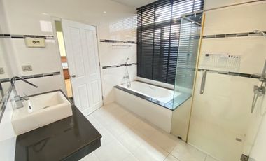 Detached House for Rent near Assumption College Sriracha