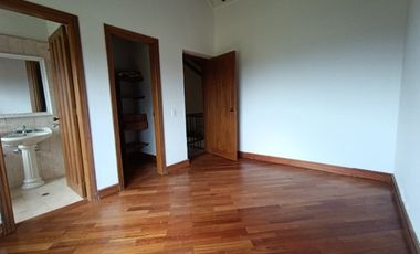 FINCA EN ARRIENDO UBICADA EN RIONEGRO SECTOR ROTONDA SAJONIA