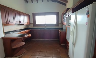 FINCA EN ARRIENDO UBICADA EN RIONEGRO SECTOR ROTONDA SAJONIA