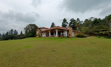 FINCA EN ARRIENDO UBICADA EN RIONEGRO SECTOR ROTONDA SAJONIA