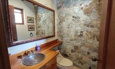 FINCA EN ARRIENDO UBICADA EN RIONEGRO SECTOR ROTONDA SAJONIA