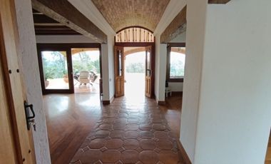 FINCA EN ARRIENDO UBICADA EN RIONEGRO SECTOR ROTONDA SAJONIA