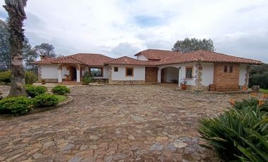 FINCA EN ARRIENDO UBICADA EN RIONEGRO SECTOR ROTONDA SAJONIA