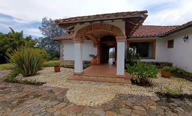 FINCA EN ARRIENDO UBICADA EN RIONEGRO SECTOR ROTONDA SAJONIA