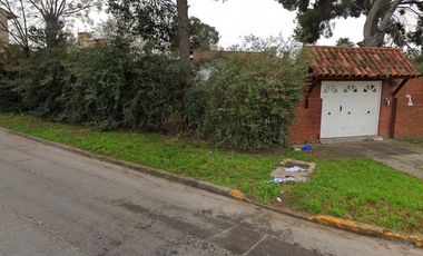 Casa en venta - 3 Dormitorios 1 Baño - 509Mts2 - Ituzaingó